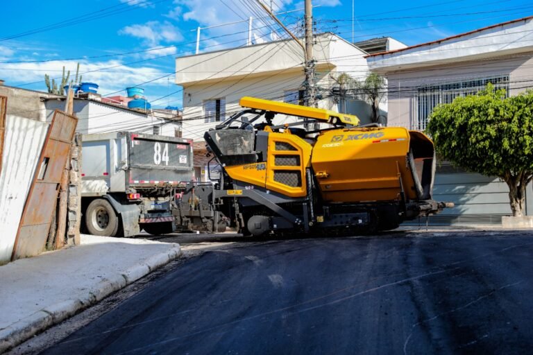 RUA BORBAGATO RECEBE PAVIMENTAÇÃO NO JARDIM RENATA
